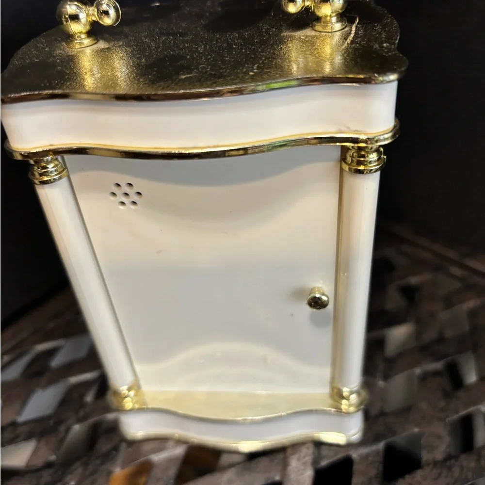 Gold & White VTG Table Clock